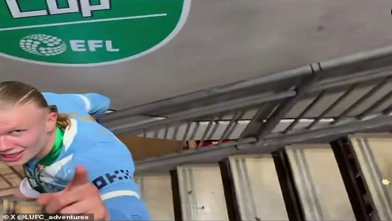 هالاند يتحدث العربية واحتفال مثير لأسطورة أرسنال في كواليس تتويج مانشستر سيتي